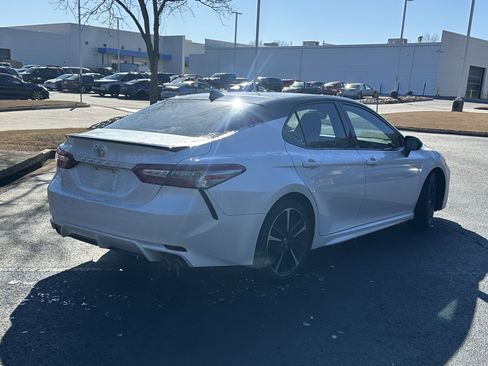Used 2019 Toyota Camry XSE image 11
