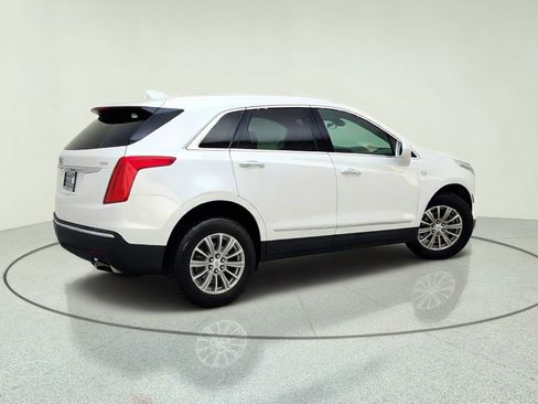 Used 2017 Cadillac XT5 Luxury w/ Driver Awareness Package FWD image 8