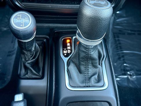 Used 2021 Jeep Wrangler Unlimited Sport image 32