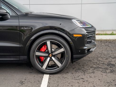 New 2026 Porsche Cayenne S image 9