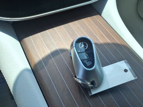 Used 2023 Mercedes-Benz EQS 580 4MATIC Sedan w/ Manufactur Interior Package image 30