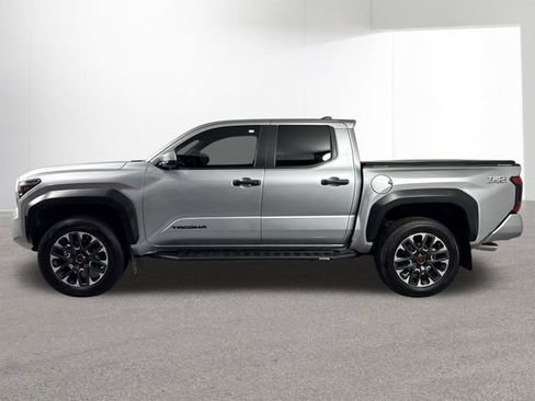 Used 2024 Toyota Tacoma TRD Off-Road AWD/4WD image 29