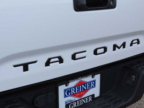 Used 2022 Toyota Tacoma TRD Off-Road image 14