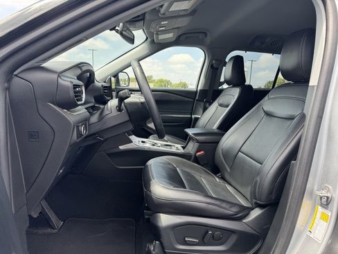 Used 2023 Ford Explorer Limited image 4