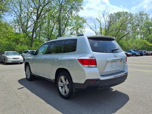 Used 2012 Toyota Highlander Limited w/ Tow Pkg AWD/4WD image 6