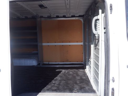 Used 2021 Nissan NV 2500 SV image 10