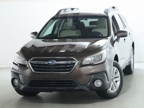 Used 2019 Subaru Outback 2.5i Premium image 3