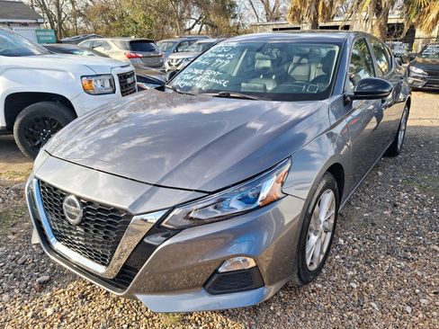 Used 2019 Nissan Altima 2.5 SR AWD/4WD image 2