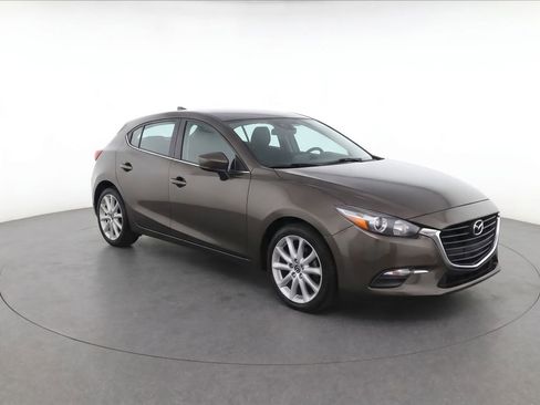 Used 2017 MAZDA MAZDA3 Grand Touring FWD image 2