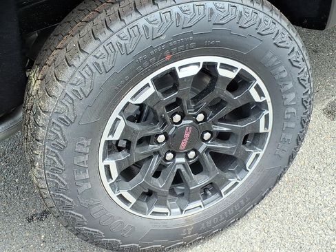 New 2026 GMC Canyon AT4 w/ LPO, Off Road Lift Package AWD/4WD image 7