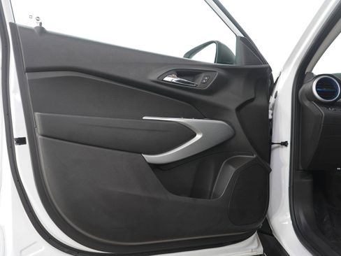 Used 2024 Chevrolet Trax LS w/ Driver Confidence Package image 18