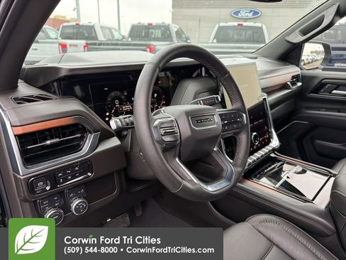 Used 2025 GMC Yukon XL Denali image 13