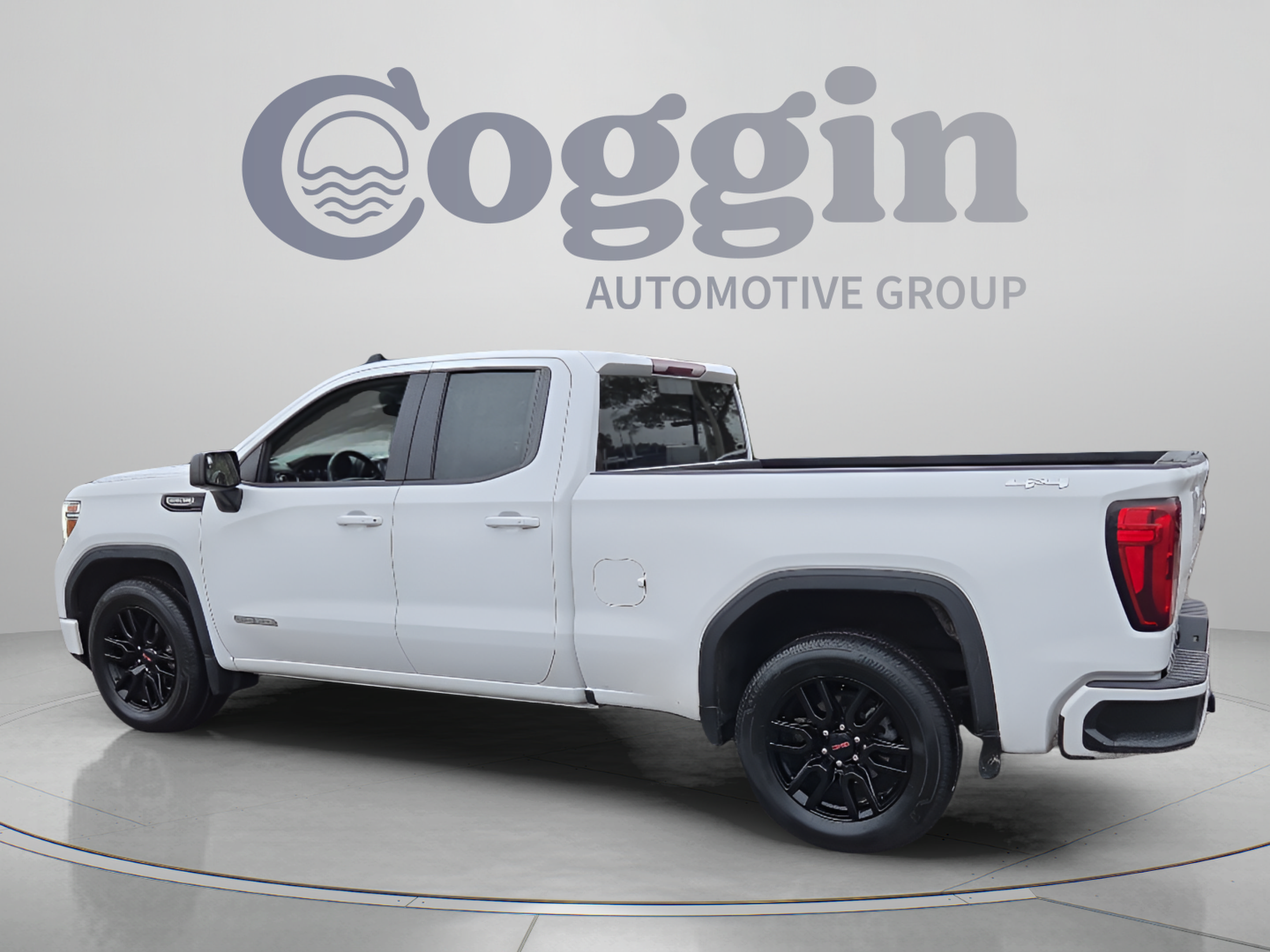 Used 2022 GMC Sierra 1500 Elevation w/ Preferred Package AWD/4WD image 3