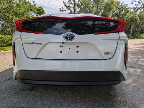 Used 2021 Toyota Prius Prime LE FWD image 6