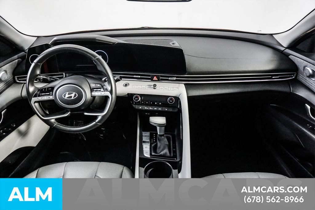 Used 2025 Hyundai Elantra Limited FWD image 23