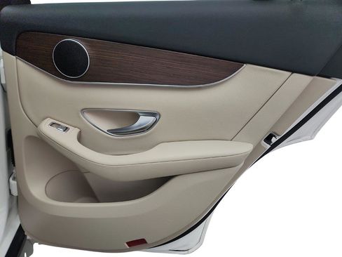 Used 2022 Mercedes-Benz GLC 300 4MATIC image 28