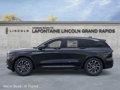 New 2026 Lincoln Nautilus Premier image 3
