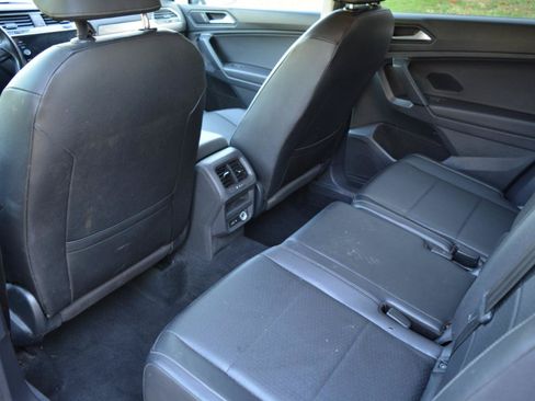 Used 2019 Volkswagen Tiguan SE AWD/4WD image 14