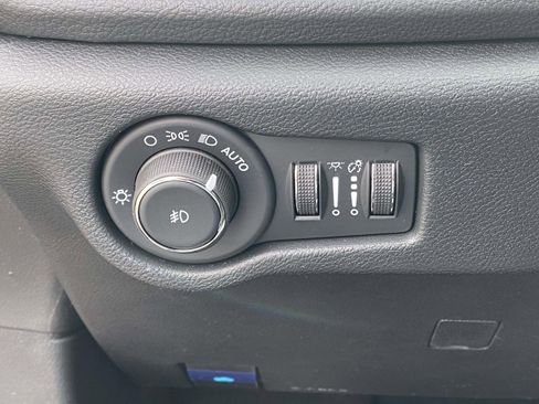 New 2026 Chrysler Pacifica Limited image 19