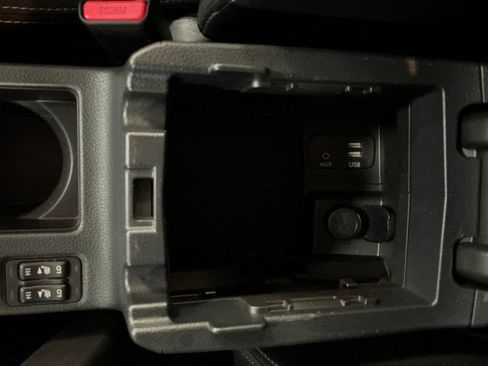 Used 2015 Subaru Crosstrek 2.0i Premium AWD/4WD image 25