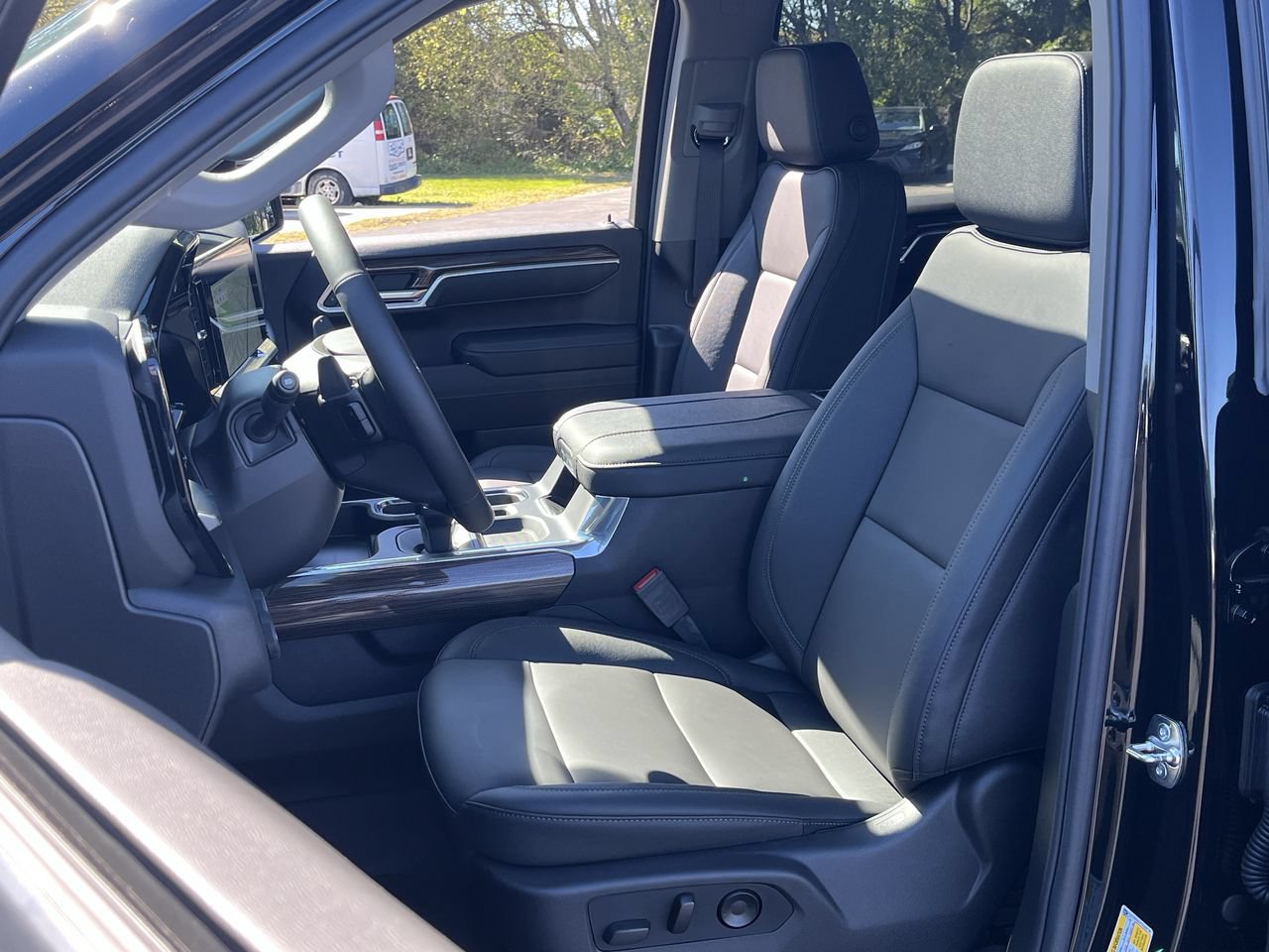 New 2026 Chevrolet Silverado 1500 RST w/ Redline Edition AWD/4WD image 7