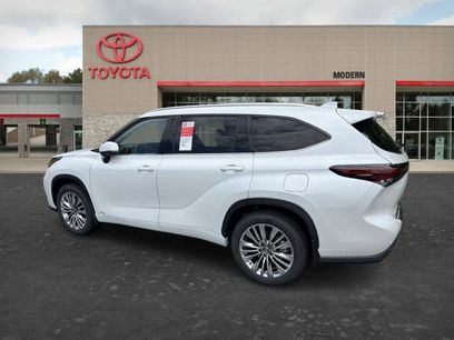 New 2026 Toyota Highlander Platinum