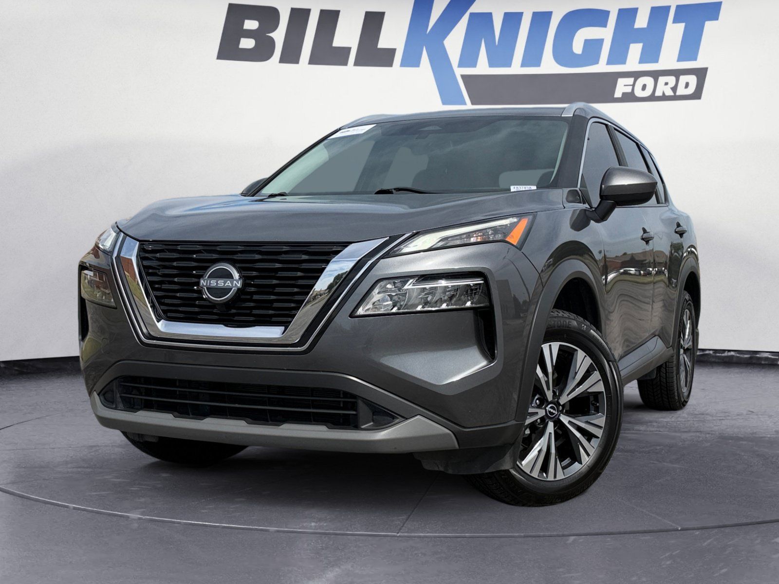 Used 2023 Nissan Rogue SV w/ SV Premium B Package FWD image 1