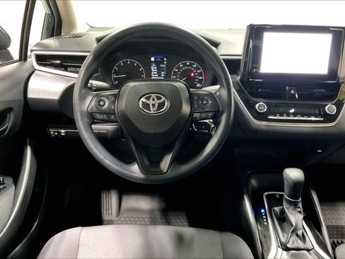 Certified 2025 Toyota Corolla LE image 6