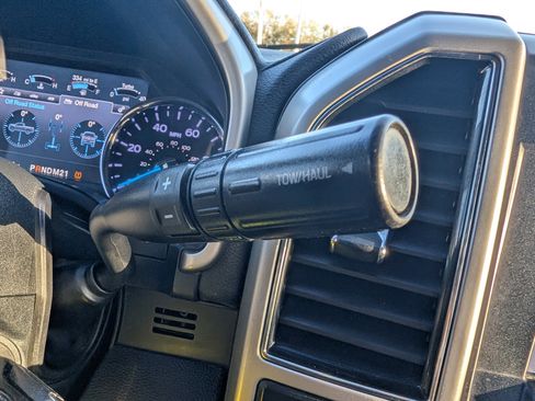 Used 2019 Ford F250 Lariat image 29