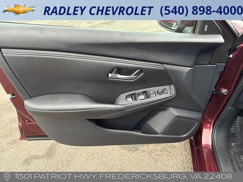 Used 2025 Nissan Sentra SV image 5