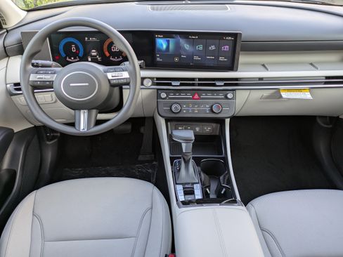 New 2026 Hyundai Tucson SE image 15