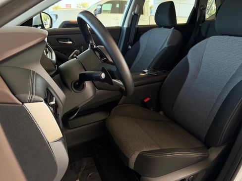 Used 2023 Nissan Rogue SV FWD image 14