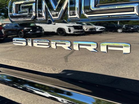 Used 2024 GMC Sierra 1500 Elevation w/ Preferred Package AWD/4WD image 8