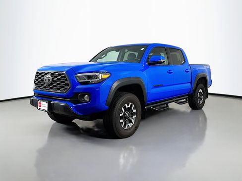 Certified 2021 Toyota Tacoma TRD Off-Road w/ TRD Premium Off Road Package AWD/4WD image 3