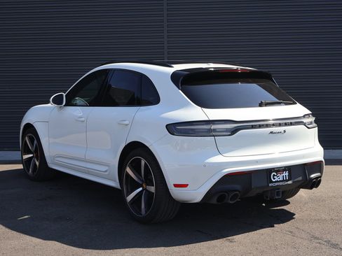 Certified 2024 Porsche Macan S AWD/4WD image 3