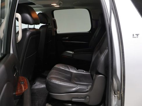 Used 2013 Chevrolet Suburban LT w/ Luxury Package AWD/4WD image 22