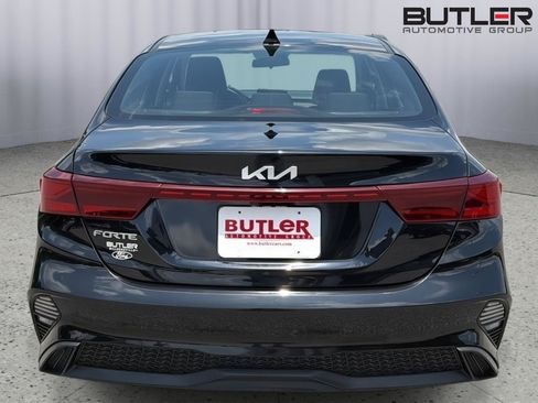 Used 2022 Kia Forte LXS FWD image 5