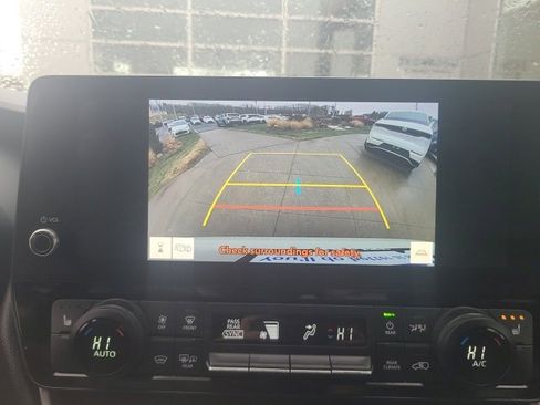 Used 2024 Toyota Grand Highlander XLE image 31