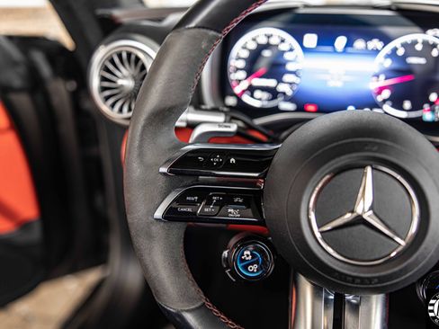 Used 2022 Mercedes-Benz SL 63 AMG 4MATIC w/ AMG Aerodynamic Package image 16