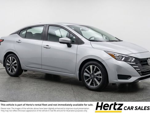 Used 2025 Nissan Versa SV image 1