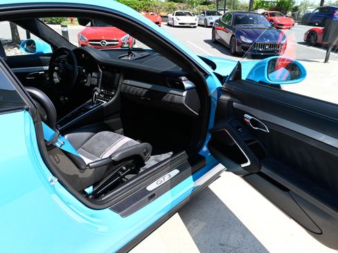 Used 2018 Porsche 911 GT3 RWD image 36