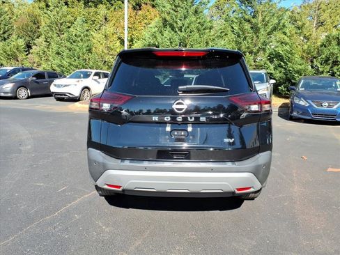 Used 2023 Nissan Rogue SV image 24