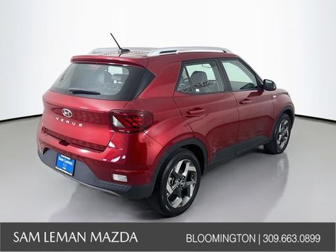 Used 2024 Hyundai Venue Limited FWD image 7