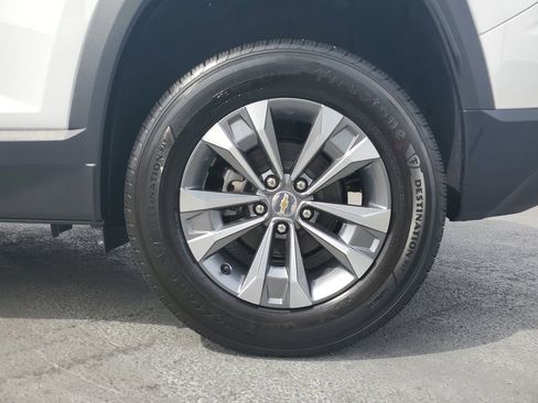 New 2026 Chevrolet Equinox LT w/ Convenience Package II FWD image 5