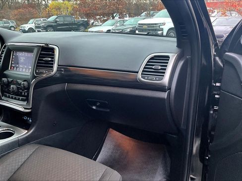 Used 2020 Jeep Grand Cherokee Laredo image 13