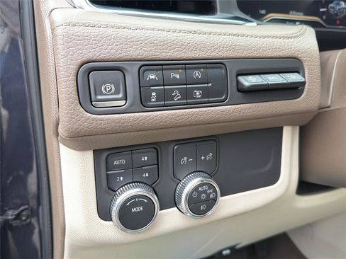 Used 2023 GMC Yukon Denali AWD/4WD image 31