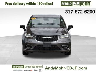 Used 2023 Chrysler Pacifica Touring-L video 2