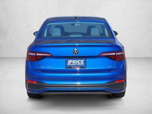 Used 2024 Volkswagen Jetta SE image 6