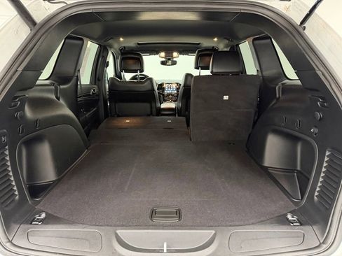 Used 2021 Jeep Grand Cherokee Limited image 26