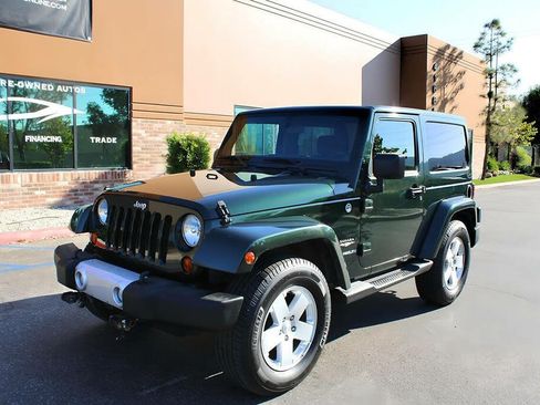 Used 2011 Jeep Wrangler Sahara w/ Connectivity Group AWD/4WD image 6